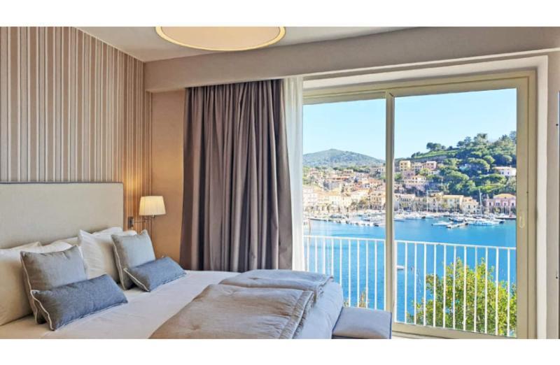 Plaza Porto Azzurro